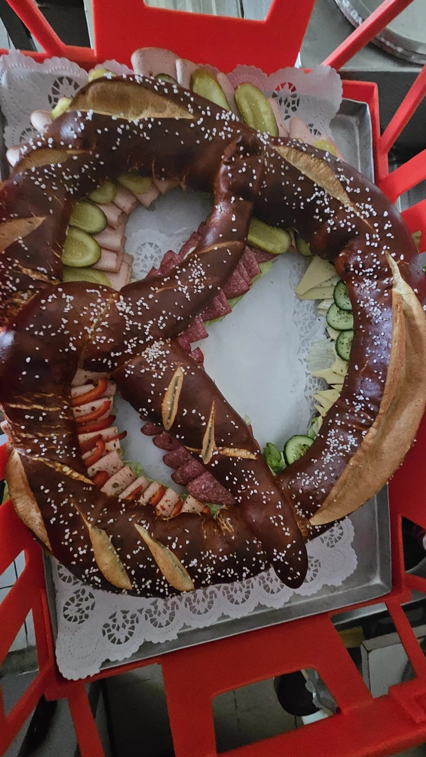 Bäckerei Konditorei Neher Rettenberg - Backwaren und Lebensmitteln - Riesen Party Breze
